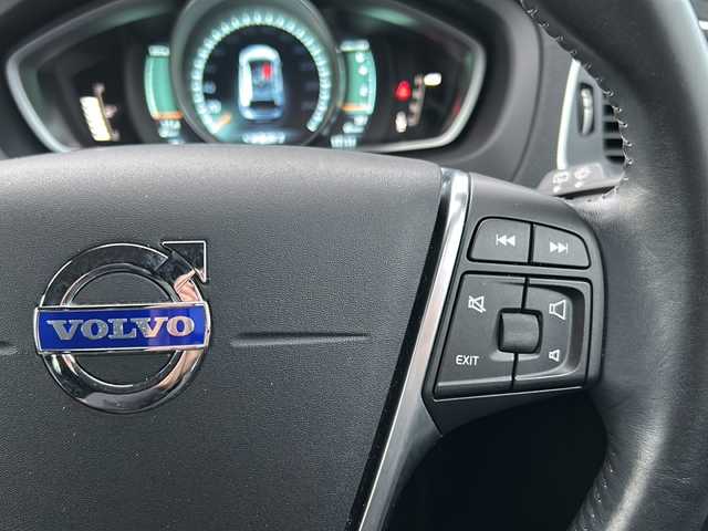 ボルボ Ｖ４０ クロスカントリー T5 AWD 富山県 2014(平26)年 6.1万km 白 純正ナビ/（フルセグTV・Bluetooth接続）/バックカメラ/前席シートヒーター/前席パワーシート/運転席メモリーシート/前後ドライブレコーダー/クルーズコントロールシステム/ETC/BSM/ルーフレール/純正AWサマータイヤ積込/保証書/取扱説明書/記録簿/H29・R1・R3・R5