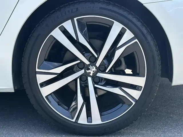 プジョー ５０８ ファーストエディション 福島県 2019(令1)年 4万km BLANC NACRE パノラマサンルーフ/FOCALサウンド/レッドナッパレザー/メモリ付パワーシート/シートヒーター/ランバーサポート/アクティブクルーズコントロール/レーンキープアシスト/ブラインドスポットモニター/インテリジェントハイビーム/ナイトビジョン/純正ナビ/360°カメラ/パワーバックドア/アンビエントライト/ワイヤレスチャージャー/純正19インチAW/前後ドラレコ/社外レーダー/ETC