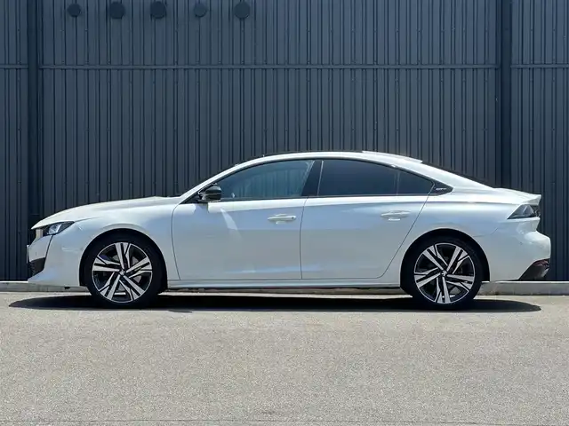 プジョー ５０８ ファーストエディション 福島県 2019(令1)年 4万km BLANC NACRE パノラマサンルーフ/FOCALサウンド/レッドナッパレザー/メモリ付パワーシート/シートヒーター/ランバーサポート/アクティブクルーズコントロール/レーンキープアシスト/ブラインドスポットモニター/インテリジェントハイビーム/ナイトビジョン/純正ナビ/360°カメラ/パワーバックドア/アンビエントライト/ワイヤレスチャージャー/純正19インチAW/前後ドラレコ/社外レーダー/ETC