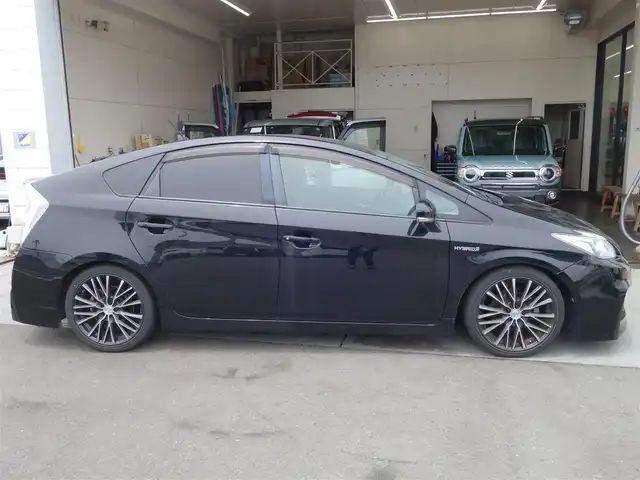 トヨタ プリウス G ツーリングセレクション 静岡県 2009(平21)年 11.2万km ブラック 社外車高長（カヤバ）/社外バンパー　フロント／リア/社外シートカバー/社外18インチアルミホイル（WORK）/社外オーディオ（カロッツェリア）/　CD/BT/USB/AUX/ETC/クルーズコントロール/スマートキー/プッシュスタート/ヘッドライトウォッシャー/社外LEDヘッドライト/純正フロアマット/純正ドアバイザー/取扱説明書/保証書
