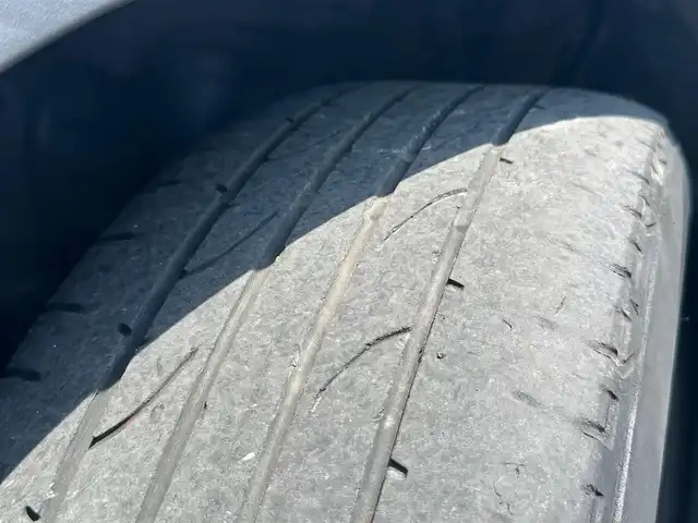 トヨタ Ｃ－ＨＲ S LEDパッケージ 宮城県 2019(令1)年 7.3万km ホワイトパールクリスタルシャイン 社外メモリーナビ/フルセグテレビ/　【AM/FM/CD/DVD/Bluetooth/iPod/SD】/ToyotaSafetySense/　・衝突軽減ブレーキ/　・レーダークルーズコントロール/　・レーンキープアシスト/　・オートハイビーム/電子パーキングブレーキ/オートブレーキホールド/LEDヘッドライト/オートライト/ビルトインETC/バックカメラ/純正フロアマット/純正17インチアルミホイール/ステアリングスイッチ/革巻きステアリング/プッシュスタート/スマートキー/電動格納ウィンカーミラー/ドアバイザー