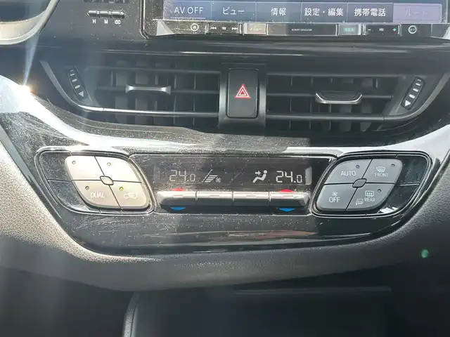 トヨタ Ｃ－ＨＲ S LEDパッケージ 宮城県 2019(令1)年 7.3万km ホワイトパールクリスタルシャイン 社外メモリーナビ/フルセグテレビ/　【AM/FM/CD/DVD/Bluetooth/iPod/SD】/ToyotaSafetySense/　・衝突軽減ブレーキ/　・レーダークルーズコントロール/　・レーンキープアシスト/　・オートハイビーム/電子パーキングブレーキ/オートブレーキホールド/LEDヘッドライト/オートライト/ビルトインETC/バックカメラ/純正フロアマット/純正17インチアルミホイール/ステアリングスイッチ/革巻きステアリング/プッシュスタート/スマートキー/電動格納ウィンカーミラー/ドアバイザー