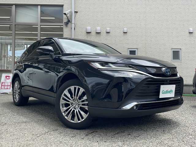 トヨタ ハリアー ハイブリッド Z レザーパッケージ 兵庫県 2021(令3)年 1.8万km プレシャスブラックパール 4WD/ワンオーナー/純正メモリナビ/Bluetooth・AM/FM・USB・AUX/フルセグTV（走行中視聴可能）/JBLプレミアムサウンドシステム（９スピーカー）/全方位カメラ/カラーヘッドアップディスプレイ/デジタルインナーミラー/ETC2.0/ドラレコ付きデジタルインナーミラー/オートブレーキホールド/アンチロック・ブレーキ・システム/衝突被害軽減システム/横滑り防止装置/盗難防止装置/アイドリングストップ/クルーズコントロール（追従あり）/コーナーセンサー（前後）/レーンキープアシスト/オートライト/ハンズフローパワーバックドア/メモリシート/快適温熱シート（運転席、助手席）/パワーシート（運転席、助手席）ポジションメモリー/シートヒーター/カーテンエアバッグ/純正アルミホイール/純正フロアマット/スマートキー/スペアキー×1/保証書/取扱説明書