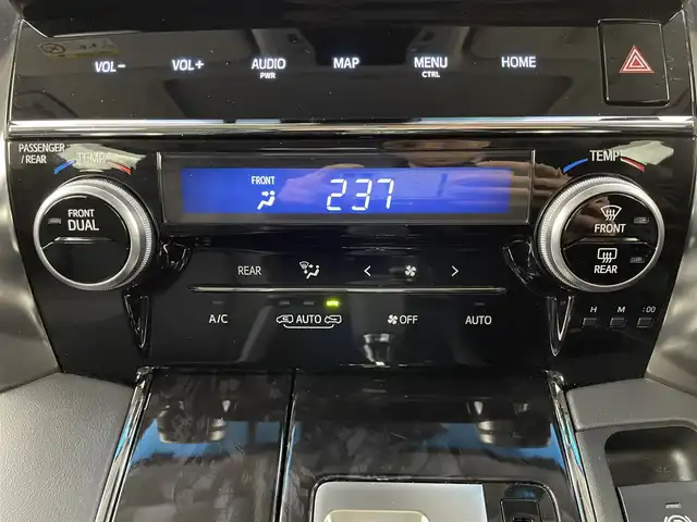 トヨタ ヴェルファイア Z Gエディション 大分県 2019(令1)年 6.4万km 黒 純正ナビ（NSZN-Z68T）/（AM/FM/BT/フルセグTV）/レーダークルーズコントロール/バックカメラ/ツインサンルーフ/前席パワーシート（D席メモリ付き）/前席後席シートヒーター/前席後席エアシート/ステアリングヒーター/オットマン/両側パワースライドドア/オートライト/オートハイビーム/純正18インチアルミホイール/純正フロアマット