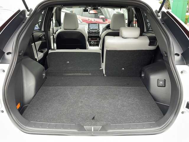 三菱 エクリプス クロス ＰＨＥＶ P 東京都 2022(令4)年 1.7万km ホワイトダイヤモンド ワンオーナー/新車時保証書　整備記録簿　/ナビ取説　取扱説明書/衝突被害軽減ブレーキ/車線逸脱警報/レーダークルーズコントロール/後側方車両検知警報/誤発進制御機能【前後】/純正ナビ/フルセグTV/BT/USB(オーディオ・ビデオ)//Apple CarPlay Android Auto/三菱パワーサウンドシステム/HUD/マルチアランドモニター　ETC2/0/LEDヘッドライト/オートライト/スマートキー×2/コーナーセンサー/ヒーター機能付き革巻きハンドル/レザーシート/全席シートヒーター/D/N席パワーシート/AC100V1500W/純正18インチアルミ