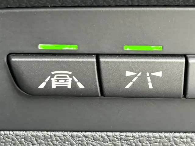 ＢＭＷ １１８ｄ スポーツ 愛媛県 2016(平28)年 4.1万km サファイアブラックP 純正ナビ/クルーズコントロール/ドライブレコーダー/LEDライト/オートライト/ハイビーム/フォグランプ/社外フロアマット/社外AW/スマートキー/アイドリングストップ/横滑り防止装置/ABS/レーンキープアシスト/パワーウインドウ/パワーステアリング