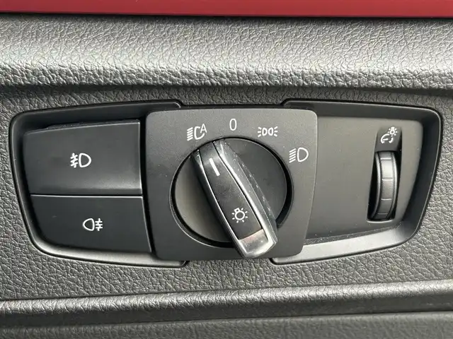ＢＭＷ １１８ｄ スポーツ 愛媛県 2016(平28)年 4.1万km サファイアブラックP 純正ナビ/クルーズコントロール/ドライブレコーダー/LEDライト/オートライト/ハイビーム/フォグランプ/社外フロアマット/社外AW/スマートキー/アイドリングストップ/横滑り防止装置/ABS/レーンキープアシスト/パワーウインドウ/パワーステアリング