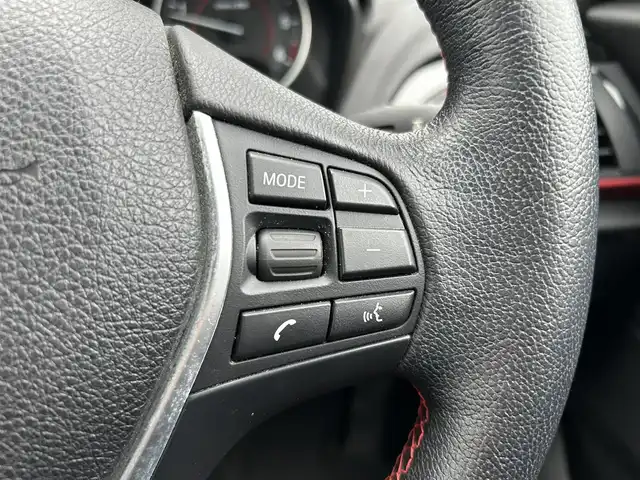 ＢＭＷ １１８ｄ スポーツ 愛媛県 2016(平28)年 4.1万km サファイアブラックP 純正ナビ/クルーズコントロール/ドライブレコーダー/LEDライト/オートライト/ハイビーム/フォグランプ/社外フロアマット/社外AW/スマートキー/アイドリングストップ/横滑り防止装置/ABS/レーンキープアシスト/パワーウインドウ/パワーステアリング