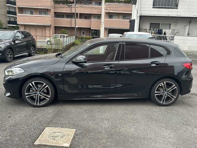 ＢＭＷ １１８ｉ Mスポーツ 宮崎県 2020(令2)年 4万km 黒 純正ナビ/Bluetooth/全方位カメラ/フルセグTV/クルーズコントロール/前後ドライブレコーダー/前席パワーシート/コーナーセンサー（前後）/LEDライト/プッシュスタート/純正アルミホイール/純正フロアマット