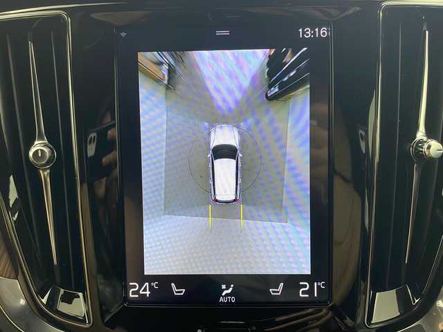 ボルボ ボルボ Ｖ６０ クロスカントリー B5 AWD プロ 岐阜県 2022(令4)年 1.4万km ゴールド 純正ナビ/フルセグTV/Bluetooth/全方位カメラ/衝突回避/クロストラフィックアラート/車間警告/レーンキープアシスト/パーキングアシスト/ブラインドスポットモニター/クルーズコントロール/ロードサインインフォメーション/アクティブベンディングライト/自動駐車/ヘッドアップディスプレイ/電動リアゲート/シートヒーター（全席）/パワーシート（運転席/助手席）/レザーシート/革ステアリング/ステアリングスイッチ/ワイヤレス充電器/スマートキー/純正アルミホイール/純正フロアマットカバー