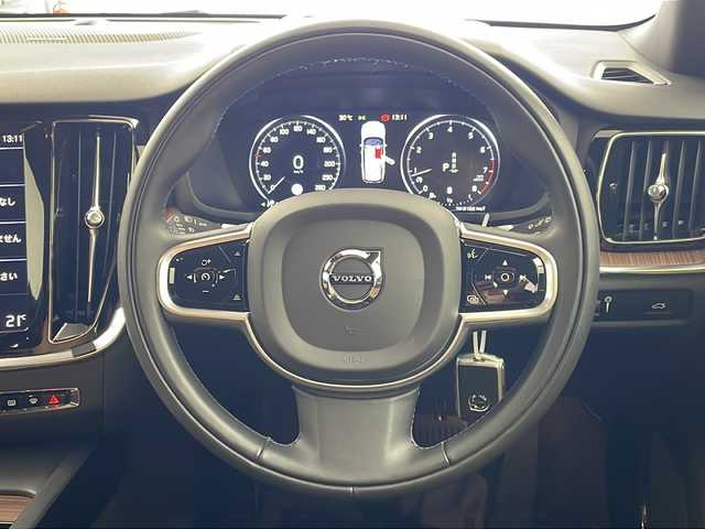 ボルボ ボルボ Ｖ６０ クロスカントリー B5 AWD プロ 岐阜県 2022(令4)年 1.4万km ゴールド 純正ナビ/フルセグTV/Bluetooth/全方位カメラ/衝突回避/クロストラフィックアラート/車間警告/レーンキープアシスト/パーキングアシスト/ブラインドスポットモニター/クルーズコントロール/ロードサインインフォメーション/アクティブベンディングライト/自動駐車/ヘッドアップディスプレイ/電動リアゲート/シートヒーター（全席）/パワーシート（運転席/助手席）/レザーシート/革ステアリング/ステアリングスイッチ/ワイヤレス充電器/スマートキー/純正アルミホイール/純正フロアマットカバー
