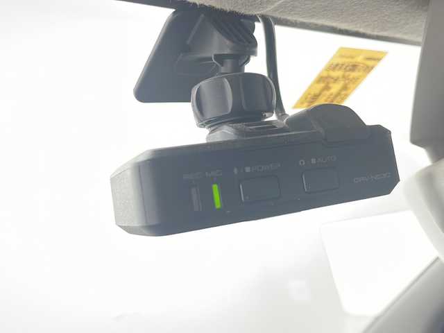 スズキ アルト ワークス 千葉県 2018(平30)年 4.2万km スチールシルバーM ５速ＭＴ車/レカロシート　/社外ＳＤナビ/ DVD/CD/BT/AM/FM/ワンセグTV/ステアリングスイッチ　/社外前ドライブレコーダー　/純正１５インチアルミホイール　/ＬＥＤヘッドライト　/オートライト　/純正フロアマット　/純正ドアバイザー　/スマートキー