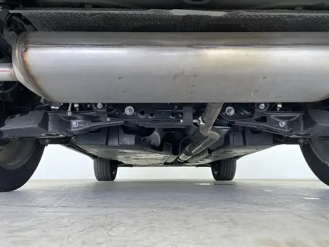 トヨタ ハリアー Z 大分県 2023(令5)年 2.4万km プレシャスブラックパール 純正12.3インチディスプレイオーディオ/（AM/FM/フルセグ/USB/BT/Miracast）/JBLサウンド/トヨタセーフティセンス/・衝突軽減ブレーキ/・プリクラッシュセーフティ/・レーダークルーズコントロール/・レーントレーシングアシスト/・ブラインドスポットモニター/・オートハイビーム/・先行車発進お知らせ/前席パワーシート/パワーバックドア/デジタルインナーミラー/・ドラレコ機能付き/ETC2.0/ステアリングスイッチ/電動パーキング/ブレーキホールド/純正19インチアルミホイール/純正マット
