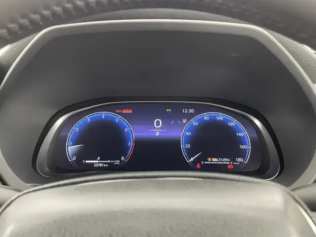 トヨタ ハリアー Z 大分県 2023(令5)年 2.4万km プレシャスブラックパール 純正12.3インチディスプレイオーディオ/（AM/FM/フルセグ/USB/BT/Miracast）/JBLサウンド/トヨタセーフティセンス/・衝突軽減ブレーキ/・プリクラッシュセーフティ/・レーダークルーズコントロール/・レーントレーシングアシスト/・ブラインドスポットモニター/・オートハイビーム/・先行車発進お知らせ/前席パワーシート/パワーバックドア/デジタルインナーミラー/・ドラレコ機能付き/ETC2.0/ステアリングスイッチ/電動パーキング/ブレーキホールド/純正19インチアルミホイール/純正マット