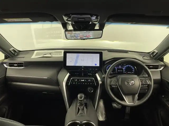 トヨタ ハリアー Z 大分県 2023(令5)年 2.4万km プレシャスブラックパール 純正12.3インチディスプレイオーディオ/（AM/FM/フルセグ/USB/BT/Miracast）/JBLサウンド/トヨタセーフティセンス/・衝突軽減ブレーキ/・プリクラッシュセーフティ/・レーダークルーズコントロール/・レーントレーシングアシスト/・ブラインドスポットモニター/・オートハイビーム/・先行車発進お知らせ/前席パワーシート/パワーバックドア/デジタルインナーミラー/・ドラレコ機能付き/ETC2.0/ステアリングスイッチ/電動パーキング/ブレーキホールド/純正19インチアルミホイール/純正マット