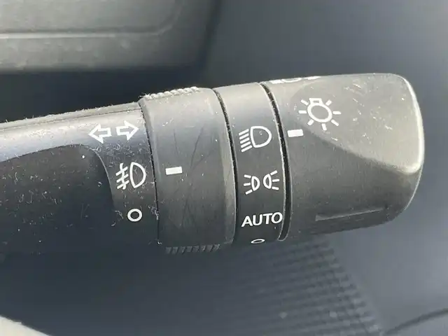 ダイハツ タント カスタム RS SAⅡ 埼玉県 2016(平28)年 10.1万km ブラックマイカメタリック (株)IDOMが運営する【じしゃロン鳩ヶ谷店】の自社ローン専用車両になりますこちらは現金またはオートローンご利用時の価格です。自社ローンご希望の方は別途その旨お申付け下さい/登録時100913km/スマートアシストII/・衝突回避支援ブレーキ機能/・衝突警報機能/・車線逸脱警報機能/・誤発進抑制制御機能/・先行車発進お知らせ機能/ターボ車/両側パワースライドドア/純正SDナビ（NSZN-X66D-T3）/　・AM/FM/CD/DVD/MSV(SD)/BT/フルセグテレビ/バックカメラ/USB/HDMI/アイドリングストップ/プッシュスタート/スマートキーx1/ETC/純正15インチAW/純正LEDヘッドライト/　・オートライト/フォグランプ/革巻ステアリング/　・ステアリングリモコン/電動格納機能付きウインカーミラー/後席ロールサンシェード