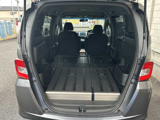 ホンダ フリード スパイク G ジャストセレクション 神奈川県 2012(平24)年 9.5万km ポリッシュドメタルメタリック 純正ナビ（CD/DVD/AM/FM/ワンセグTV)/バックカメラ/ETC/クルーズコントロール/両側パワースライドドア/純正マット/社外アルミホイール/盗難防止装置/ABS/横滑り防止装置/エアバッグダブル+サイド/カーテンエアバッグ/電動格納ミラー/ドアバイザー/ISOFIX/オートライト/フォグランプ/スペアキー×１/取扱説明書