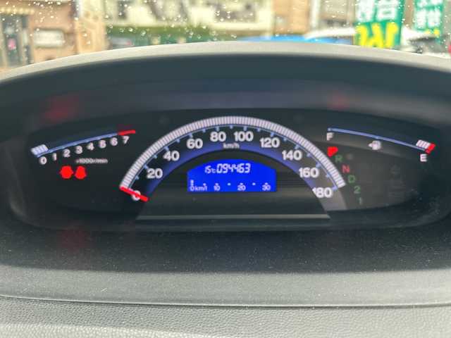 ホンダ フリード スパイク G ジャストセレクション 神奈川県 2012(平24)年 9.5万km ポリッシュドメタルメタリック 純正ナビ（CD/DVD/AM/FM/ワンセグTV)/バックカメラ/ETC/クルーズコントロール/両側パワースライドドア/純正マット/社外アルミホイール/盗難防止装置/ABS/横滑り防止装置/エアバッグダブル+サイド/カーテンエアバッグ/電動格納ミラー/ドアバイザー/ISOFIX/オートライト/フォグランプ/スペアキー×１/取扱説明書