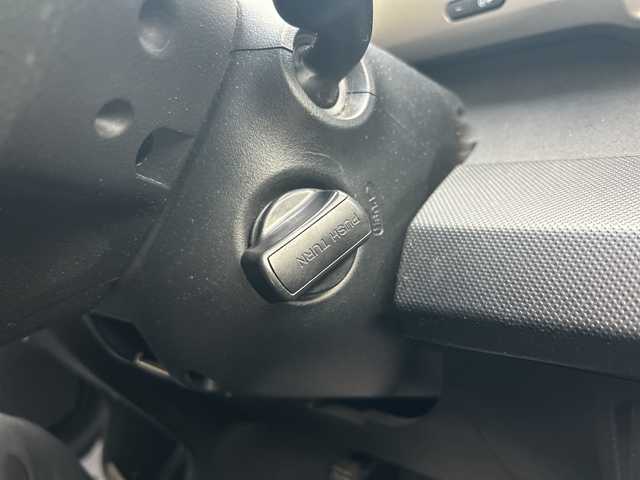 ホンダ フリード スパイク G ジャストセレクション 神奈川県 2012(平24)年 9.5万km ポリッシュドメタルメタリック 純正ナビ（CD/DVD/AM/FM/ワンセグTV)/バックカメラ/ETC/クルーズコントロール/両側パワースライドドア/純正マット/社外アルミホイール/盗難防止装置/ABS/横滑り防止装置/エアバッグダブル+サイド/カーテンエアバッグ/電動格納ミラー/ドアバイザー/ISOFIX/オートライト/フォグランプ/スペアキー×１/取扱説明書