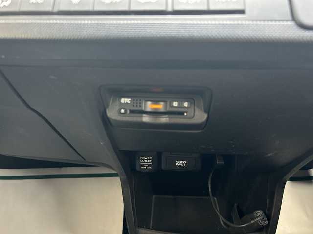 ホンダ フリード スパイク G ジャストセレクション 神奈川県 2012(平24)年 9.5万km ポリッシュドメタルメタリック 純正ナビ（CD/DVD/AM/FM/ワンセグTV)/バックカメラ/ETC/クルーズコントロール/両側パワースライドドア/純正マット/社外アルミホイール/盗難防止装置/ABS/横滑り防止装置/エアバッグダブル+サイド/カーテンエアバッグ/電動格納ミラー/ドアバイザー/ISOFIX/オートライト/フォグランプ/スペアキー×１/取扱説明書