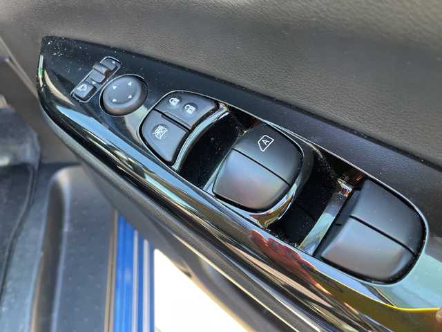 日産 セレナ ハイウェイスター G プロパイロットED 石川県 2016(平28)年 8.3万km シャイニングブルー 社外メモリーナビ　フルセグＴＶ　バックカメラ　ＬＥＤヘッドライト　ＥＴＣ　ドラレコ　両側パワースライドドア　プロパイロット　エマージェンシーブレーキ　プロパイロット　インテリキー　Ｐスタート　保証書