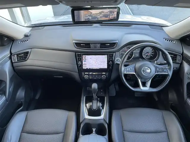 日産 エクストレイル 20Xi 東京都 2020(令2)年 2.8万km ブリリアントシルバー 純正ナビ/Bluetooth/CD/DVD/TV/全周囲カメラ/電動リアゲート/レーダークルーズコントロールシステム/シートヒーター/ETC/デジタルインナーミラー/純正アルミホイール/４WD/ABS/横滑り防止装置/レーンアシスト/オートライト/ダウンヒルアシストコントロールシステム/衝突被害軽減システム