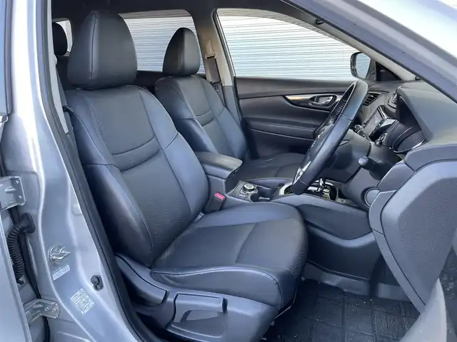 日産 エクストレイル 20Xi 東京都 2020(令2)年 2.8万km ブリリアントシルバー 純正ナビ/Bluetooth/CD/DVD/TV/全周囲カメラ/電動リアゲート/レーダークルーズコントロールシステム/シートヒーター/ETC/デジタルインナーミラー/純正アルミホイール/４WD/ABS/横滑り防止装置/レーンアシスト/オートライト/ダウンヒルアシストコントロールシステム/衝突被害軽減システム