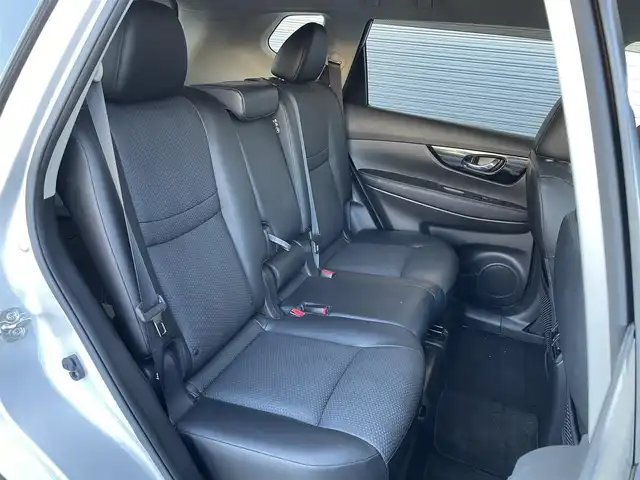 日産 エクストレイル 20Xi 東京都 2020(令2)年 2.8万km ブリリアントシルバー 純正ナビ/Bluetooth/CD/DVD/TV/全周囲カメラ/電動リアゲート/レーダークルーズコントロールシステム/シートヒーター/ETC/デジタルインナーミラー/純正アルミホイール/４WD/ABS/横滑り防止装置/レーンアシスト/オートライト/ダウンヒルアシストコントロールシステム/衝突被害軽減システム