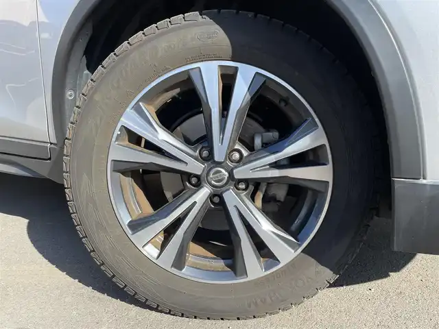 日産 エクストレイル 20Xi 東京都 2020(令2)年 2.8万km ブリリアントシルバー 純正ナビ/Bluetooth/CD/DVD/TV/全周囲カメラ/電動リアゲート/レーダークルーズコントロールシステム/シートヒーター/ETC/デジタルインナーミラー/純正アルミホイール/４WD/ABS/横滑り防止装置/レーンアシスト/オートライト/ダウンヒルアシストコントロールシステム/衝突被害軽減システム