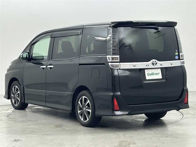トヨタ ヴォクシー ZS 煌 鹿児島県 2019(平31)年 2.7万km ブラック トヨタセーフティセンス/・レーンキープアシスト/・オートハイビーム/トヨタ純正ナビ/FM・AM・DVD・CD・フルセグTV/Bluetooth Audio/バックカメラ/両側パワースライドドア/前後ドライブレコーダー/クルーズコントロール/アイドリングストップ/プッシュスタート/スマートキー/スペア1本/ETC