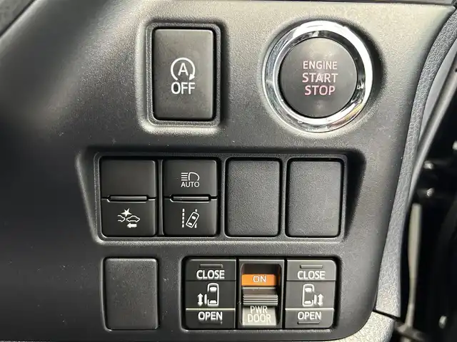 トヨタ ヴォクシー ZS 煌 鹿児島県 2019(平31)年 2.7万km ブラック 禁煙車/純正ナビ（NSZT-Y68T）/両側パワースライドドア/360度ドライブレコーダー（DVR-360V）/ビルトインETC/フルセグTV/トヨタセーフティセンスC/プリクラッシュセーフティシステム/レーンディパーチャーアラート/オートマチックハイビーム/クルーズコントロール/レーンキープアシスト/オートライト/LEDヘッドライト/社外フロアマット/横滑り防止装置/盗難防止装置