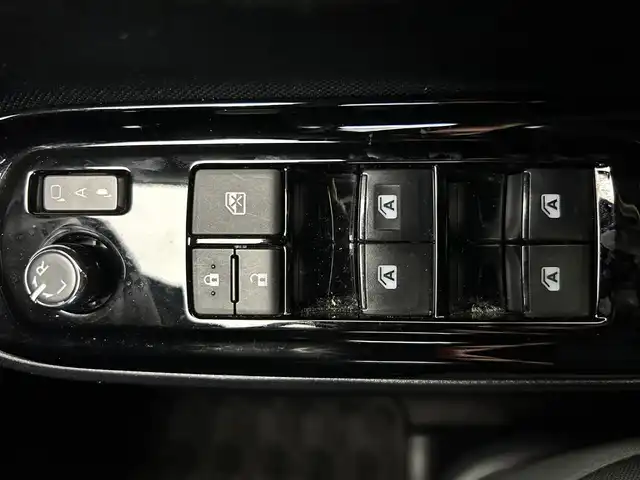 トヨタ ヴォクシー ZS 煌 鹿児島県 2019(平31)年 2.7万km ブラック 禁煙車/純正ナビ（NSZT-Y68T）/両側パワースライドドア/360度ドライブレコーダー（DVR-360V）/ビルトインETC/フルセグTV/トヨタセーフティセンスC/プリクラッシュセーフティシステム/レーンディパーチャーアラート/オートマチックハイビーム/クルーズコントロール/レーンキープアシスト/オートライト/LEDヘッドライト/社外フロアマット/横滑り防止装置/盗難防止装置