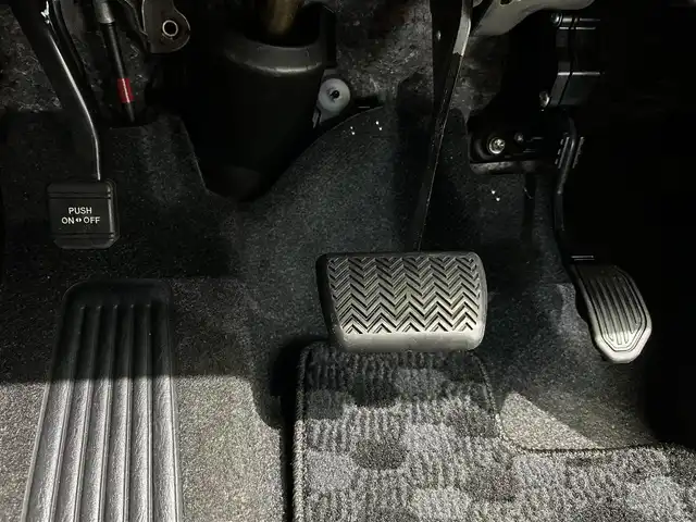 トヨタ ヴォクシー ZS 煌 鹿児島県 2019(平31)年 2.7万km ブラック 禁煙車/純正ナビ（NSZT-Y68T）/両側パワースライドドア/360度ドライブレコーダー（DVR-360V）/ビルトインETC/フルセグTV/トヨタセーフティセンスC/プリクラッシュセーフティシステム/レーンディパーチャーアラート/オートマチックハイビーム/クルーズコントロール/レーンキープアシスト/オートライト/LEDヘッドライト/社外フロアマット/横滑り防止装置/盗難防止装置