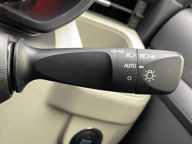 ダイハツ ムーヴ X リミテッドⅡ SAⅢ 千葉県 2022(令4)年 3.9万km ホワイト 禁煙車/ダイハツスマートアシスト3/衝突回避支援ブレーキ機能/衝突警報機能/車線委逸脱警報機能/誤発進抑制制御機能/先行車発進お知らせ機能/オートハイビーム/バックカメラ/LEDヘッドランプ/前方純正ドライブレコーダー/社外ナビ/Bluetooth/社外ETC/本革巻きステアリング/ステアリングスイッチ/パワーモード/D席シートヒーター/ベンチシート/純正AW/純正フロアマット/電動格納ミラー/バニティミラー/プッシュスタート/アイドリングストップ