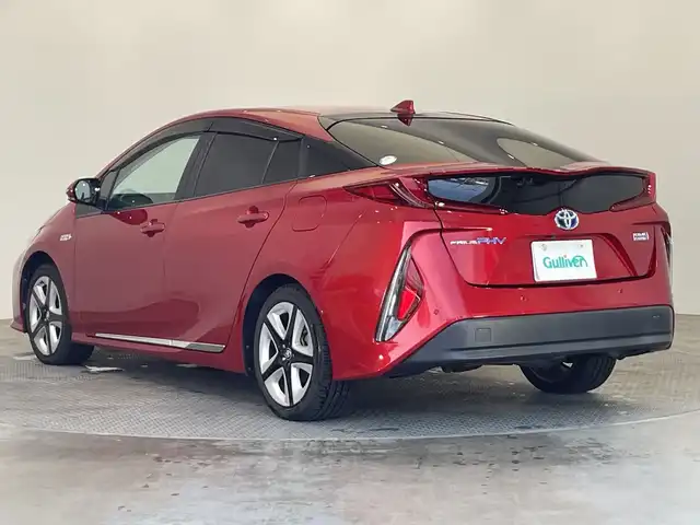 トヨタ プリウス ＰＨＶ A 栃木県 2017(平29)年 3.9万km エモーショナルレッド 純正ナビ/（Bluetooth/USB/AUX/フルセグTV）/バックカメラ/トヨタセーフティセンス/・プリクラッシュセーフティ/・レーントレーシングアシスト/・レーダークルーズコントロール/・オートマチックハイビーム/・ロードサインアシスト/・パーキングアシスト/BSM/ビルトインETC2.0/シートヒーター/デジタルインナーミラー/フォグランプ/ステアリングヒーター/前後コーナーセンサー/LEDヘッドライト/横滑り防止装置/フォグランプ/スマートキー/プッシュスタート/ステアリングスイッチ/電動格納ミラー/純正アルミホイール/純正フロアマット