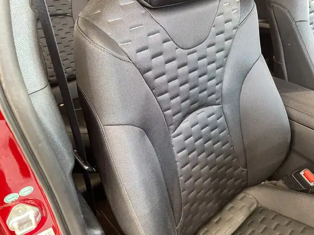 トヨタ プリウス ＰＨＶ A 栃木県 2017(平29)年 3.9万km エモーショナルレッド 純正ナビ/（Bluetooth/USB/AUX/フルセグTV）/バックカメラ/トヨタセーフティセンス/・プリクラッシュセーフティ/・レーントレーシングアシスト/・レーダークルーズコントロール/・オートマチックハイビーム/・ロードサインアシスト/・パーキングアシスト/BSM/ビルトインETC2.0/シートヒーター/デジタルインナーミラー/フォグランプ/ステアリングヒーター/前後コーナーセンサー/LEDヘッドライト/横滑り防止装置/フォグランプ/スマートキー/プッシュスタート/ステアリングスイッチ/電動格納ミラー/純正アルミホイール/純正フロアマット