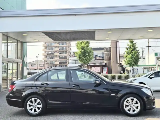 メルセデス・ベンツ Ｃ２００ ブルーエフィシェンシー 愛知県 2012(平24)年 6.6万km オブシディアンブラック /禁煙車/ワンオーナー車//純正HDDナビ・フルセグTV//パーキングアシストリアビューカメラ/CD・DVD・Bluetooth・SD・AM・FM/COMANDコントローラー/音声認識機能//アダプティブブレーキ（ホールド機能・ヒルスタートアシスト）//クルーズコントロール//可変スピードリミッター//アテンションアシスト//前席パワーシート //純正16インチアルミホイール//リモートトランクリリース//エレクトロニックスタビリティプログラム//レインセンサー//オートライト//フロントフォグランプ//リアフォグランプ//ETC//ドラレコ//スペアキー1本//純正フロアマット//取扱説明書//COMANDシステム説明書//保証書