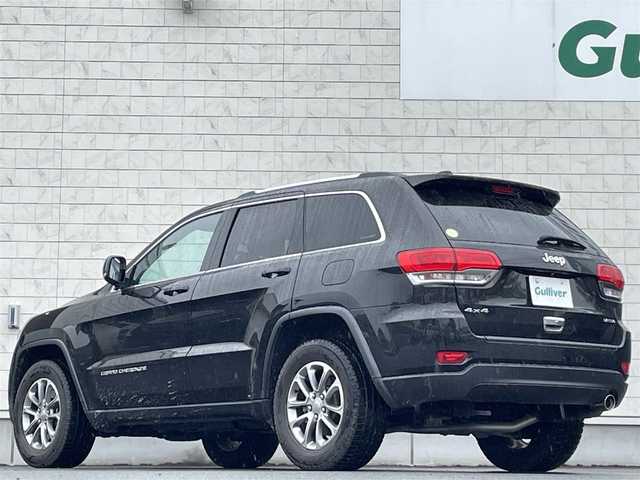 クライスラー・ジープ ジープ グランドチェロキー ラレード 岩手県 2015(平27)年 4.1万km 黒 禁煙車/4WD/Uconnectナビ/→フルセグTV/Bluetooth/FM/AM/バックカメラ/クルーズコントロール/横滑り防止装置/前席パワーシート/ETC/フォグライト/パドルシフト/〇プッシュスタート/〇ウィンカーミラー/〇電動格納ミラー/〇フロアマット/スペアキー/夏タイヤ純正アルミ車載