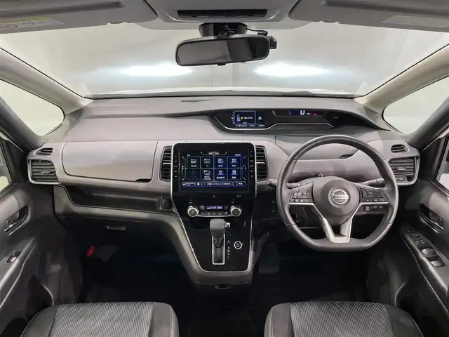 日産 セレナ ハイウェイスター V 愛知県 2020(令2)年 3.5万km ブリリアントホワイトパール 純正10インチナビ/（Bluetooth、フルセグTV、CD/DVD/Blu-ray/ミュージックストッカー、FM、AM）/純正フリップダウンモニター/両側電動スライドドア/アラウンドビューモニター/衝突軽減ブレーキ/クルーズコントロール/ブラインドスポットモニター/純正ビルトインETC/純正ドライブレコーダー/コーナーセンサー/保証書/取扱説明書/スペアキー1本