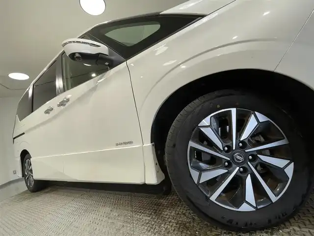 日産 セレナ ハイウェイスター V 愛知県 2020(令2)年 3.5万km ブリリアントホワイトパール 純正10インチナビ/（Bluetooth、フルセグTV、CD/DVD/Blu-ray/ミュージックストッカー、FM、AM）/純正フリップダウンモニター/両側電動スライドドア/アラウンドビューモニター/衝突軽減ブレーキ/クルーズコントロール/ブラインドスポットモニター/純正ビルトインETC/純正ドライブレコーダー/コーナーセンサー/保証書/取扱説明書/スペアキー1本