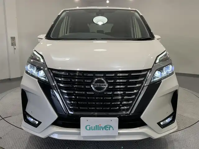 日産 セレナ ハイウェイスター V 愛知県 2020(令2)年 3.5万km ブリリアントホワイトパール 純正10インチナビ/（Bluetooth、フルセグTV、CD/DVD/Blu-ray/ミュージックストッカー、FM、AM）/純正フリップダウンモニター/両側電動スライドドア/アラウンドビューモニター/衝突軽減ブレーキ/クルーズコントロール/ブラインドスポットモニター/純正ビルトインETC/純正ドライブレコーダー/コーナーセンサー/保証書/取扱説明書/スペアキー1本