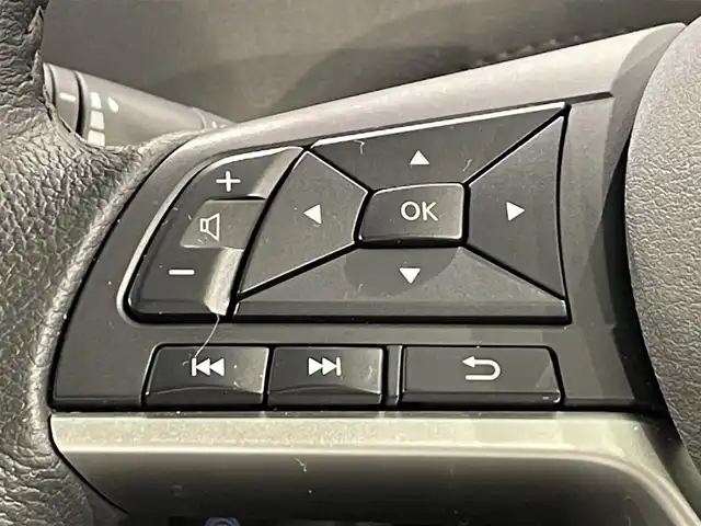 日産 セレナ ハイウェイスター V 愛知県 2020(令2)年 3.5万km ブリリアントホワイトパール 純正10インチナビ/（Bluetooth、フルセグTV、CD/DVD/Blu-ray/ミュージックストッカー、FM、AM）/純正フリップダウンモニター/両側電動スライドドア/アラウンドビューモニター/衝突軽減ブレーキ/クルーズコントロール/ブラインドスポットモニター/純正ビルトインETC/純正ドライブレコーダー/コーナーセンサー/保証書/取扱説明書/スペアキー1本