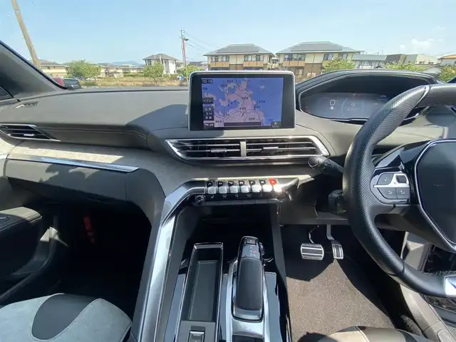 プジョー ３００８ GT ハイブリッド4 福岡県 2021(令3)年 2.2万km 黒 ・アクティブクルーズコントロール/・USB/Bluetooth/AppleCarPlay/・バックカメラ/・ハーフレザーシート/シートヒーター/・社外前後ドライブレコーダー/・フルセグ/・社外ETC/・純正18AW/・プッシュスタート/・スマートキー/・スペアキー/・パワーシート/・レーンキープアシスト/・オートライト/・LEDライト/・置くだけ充電/・保証書/・取扱説明書