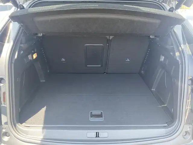 プジョー ３００８ GT ハイブリッド4 福岡県 2021(令3)年 2.2万km 黒 ・アクティブクルーズコントロール/・USB/Bluetooth/AppleCarPlay/・バックカメラ/・ハーフレザーシート/シートヒーター/・社外前後ドライブレコーダー/・フルセグ/・社外ETC/・純正18AW/・プッシュスタート/・スマートキー/・スペアキー/・パワーシート/・レーンキープアシスト/・オートライト/・LEDライト/・置くだけ充電/・保証書/・取扱説明書