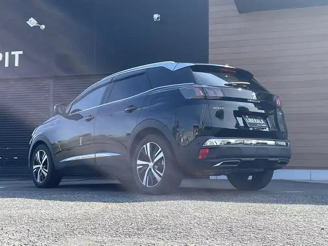 プジョー ３００８ GT ハイブリッド4 宮崎県 2021(令3)年 2.2万km 黒 ４WD/ハーフレザーシート/・D席パワーシート/・D席シートヒーター/アクティブクルーズコントロール/・レーンキープ/純正メモリナビゲーション/・フルセグテレビ /・USB/・Bluetooth/・AppleCarPlay/・置くだけ充電/バックカメラ/社外前後ドライブレコーダー/ETC/純正18アルミホイール/プッシュスタート/LEDヘッドライト/・オートライト/・オートハイビーム