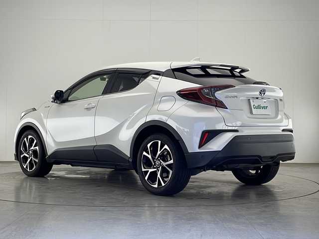 トヨタ Ｃ－ＨＲ G 宮崎県 2018(平30)年 4.3万km ホワイトパールクリスタルシャイン Toyota Safety Sense/〇プリクラシュセーフティ/〇レーンディパーチャーアラート/〇ブラインドスポットモニター/〇リアクロストラフィックアラート/〇レーダークルーズコントロール/〇クリアランスソナー/〇オートマチックハイビーム/純正9インチSDナビ/フルセグTV/CD/DVD/Bluetooth/バックカメラ/ハーフレザーシート/シートヒーター/LEDヘッドライト/純正18インチAW/スマートキー×２/ETC/保証書/取扱説明書/ナビ取扱説明書