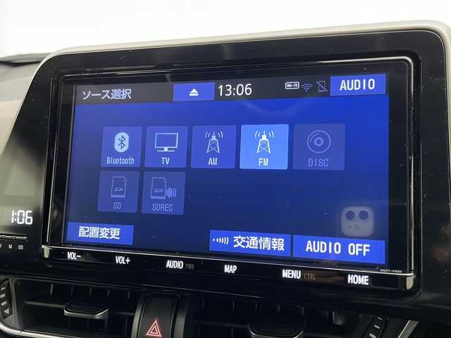 トヨタ Ｃ－ＨＲ G 宮崎県 2018(平30)年 4.3万km ホワイトパールクリスタルシャイン Toyota Safety Sense/〇プリクラシュセーフティ/〇レーンディパーチャーアラート/〇ブラインドスポットモニター/〇リアクロストラフィックアラート/〇レーダークルーズコントロール/〇クリアランスソナー/〇オートマチックハイビーム/純正9インチSDナビ/フルセグTV/CD/DVD/Bluetooth/バックカメラ/ハーフレザーシート/シートヒーター/LEDヘッドライト/純正18インチAW/スマートキー×２/ETC/保証書/取扱説明書/ナビ取扱説明書
