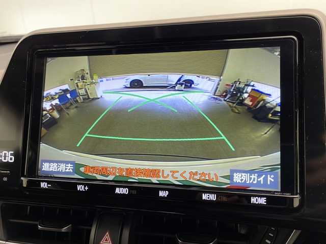 トヨタ Ｃ－ＨＲ G 宮崎県 2018(平30)年 4.3万km ホワイトパールクリスタルシャイン Toyota Safety Sense/〇プリクラシュセーフティ/〇レーンディパーチャーアラート/〇ブラインドスポットモニター/〇リアクロストラフィックアラート/〇レーダークルーズコントロール/〇クリアランスソナー/〇オートマチックハイビーム/純正9インチSDナビ/フルセグTV/CD/DVD/Bluetooth/バックカメラ/ハーフレザーシート/シートヒーター/LEDヘッドライト/純正18インチAW/スマートキー×２/ETC/保証書/取扱説明書/ナビ取扱説明書
