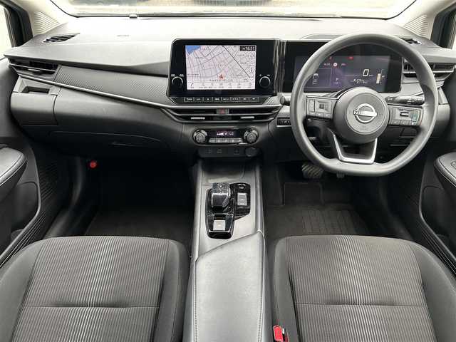 日産 ノート X 愛媛県 2022(令4)年 8.2万km スーパーブラック 登録時走行距離:81119km/メーカーOP純正ナビ/AM/FM//フルセグTV/Bluetooth/全方位カメラ/ビルトインETC2.0/衝突軽減システム/レーンキープアシスト/オートライト/オートハイビーム/エンジンスタートボタン/スマートキー/純正アルミホイール/コーナーセンサー/ワイヤレス充電/チャイルドシート取り付け可能/ハンドル支援/ブラインドスポットモニター
