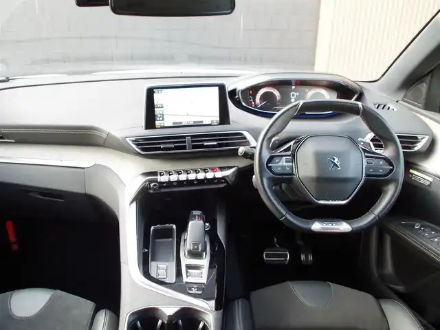 プジョー ５００８ GT ブルーHDi 埼玉県 2021(令3)年 3.8万km パール ブラックハーフレザーシート/アダプティブクルーズコントロール/パノラマスライディングルーフ/CarPlay/パークセンサー/ブラインドスポットモニター/バック/サイドカメラ/ルームミラー内臓サイドカメラ/純正ナビ/ドラレコ/ETC/社外テレビ/置くだけ充電/シートヒーター/シートポジションメモリー機能
